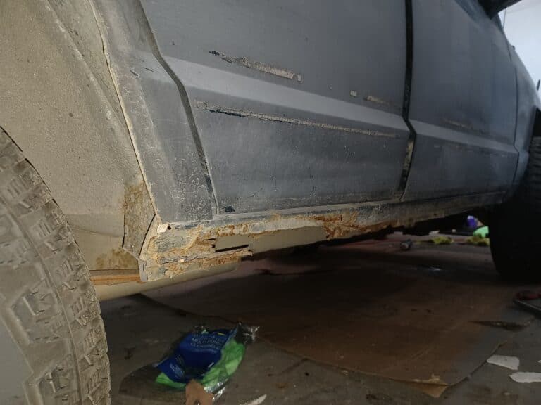 Jeep Cherokee XJ rocker panel damage and rust